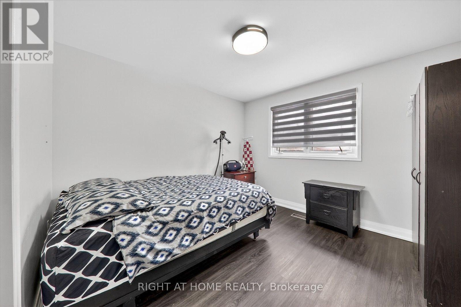314 Morrish Road S, Toronto, ON - Indoor Photo Showing Bedroom