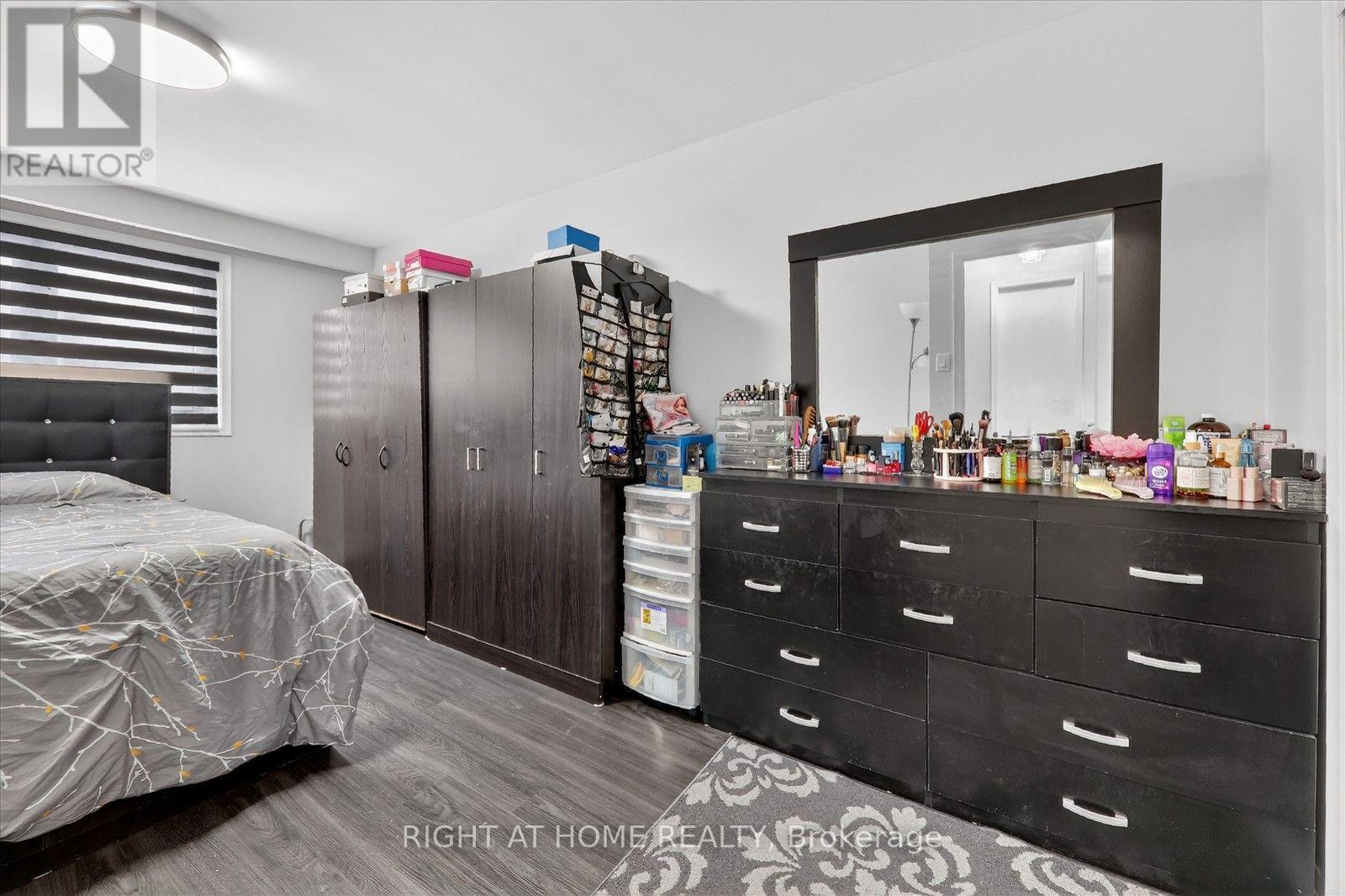 314 Morrish Road S, Toronto, ON - Indoor Photo Showing Bedroom