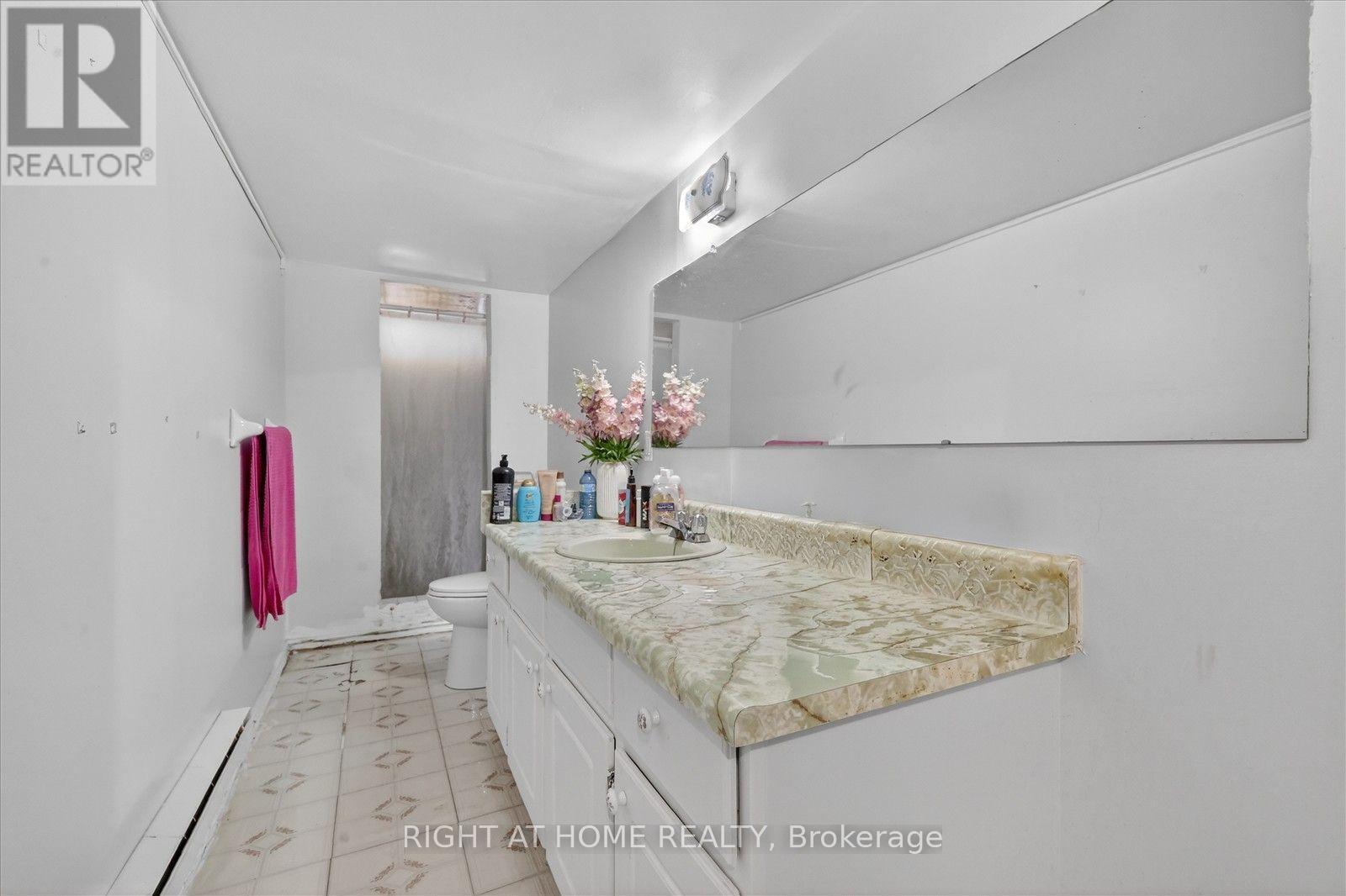 314 Morrish Road S, Toronto, ON - Photo Showing Bathroom