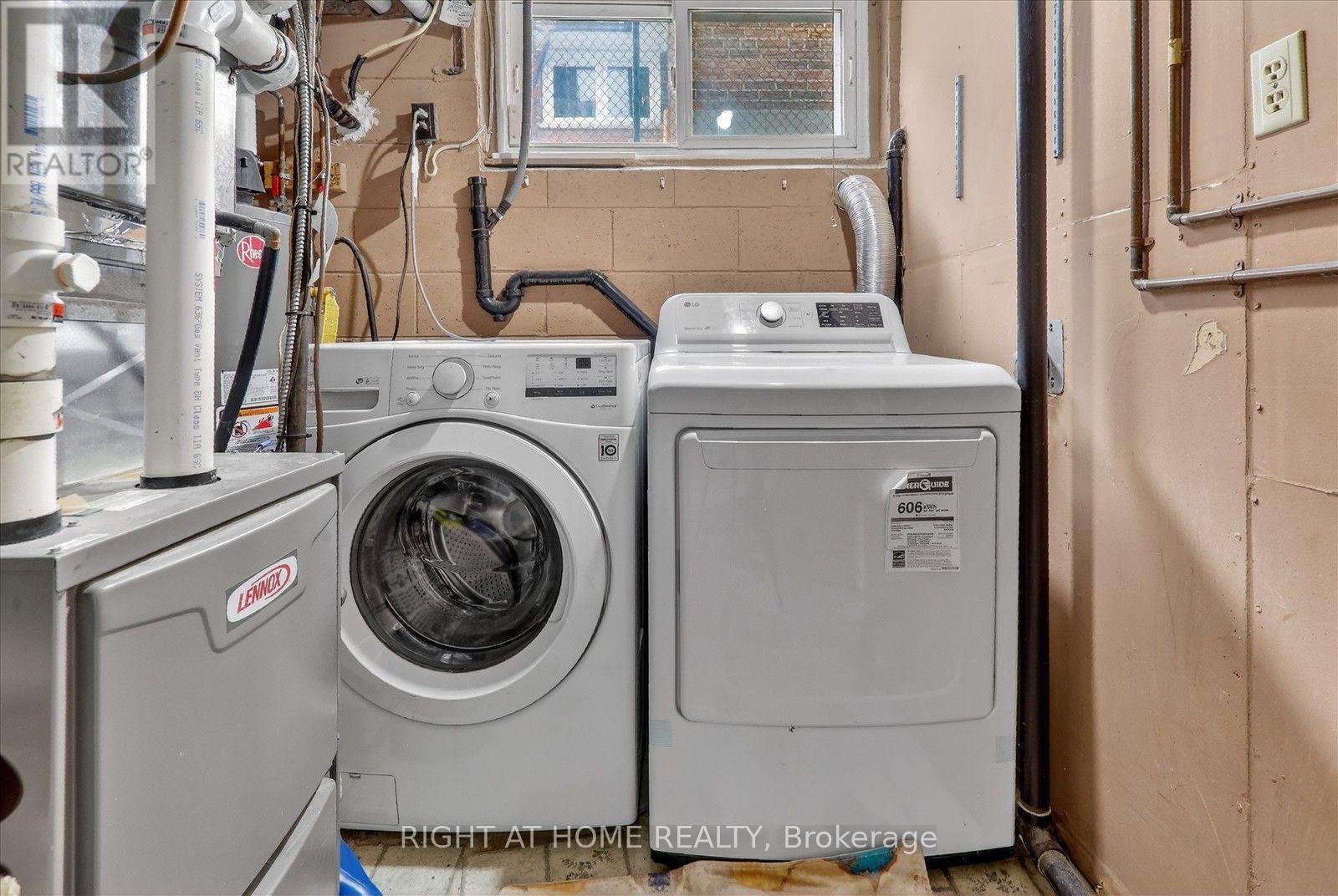 314 Morrish Road S, Toronto, ON - Indoor Photo Showing Laundry Room