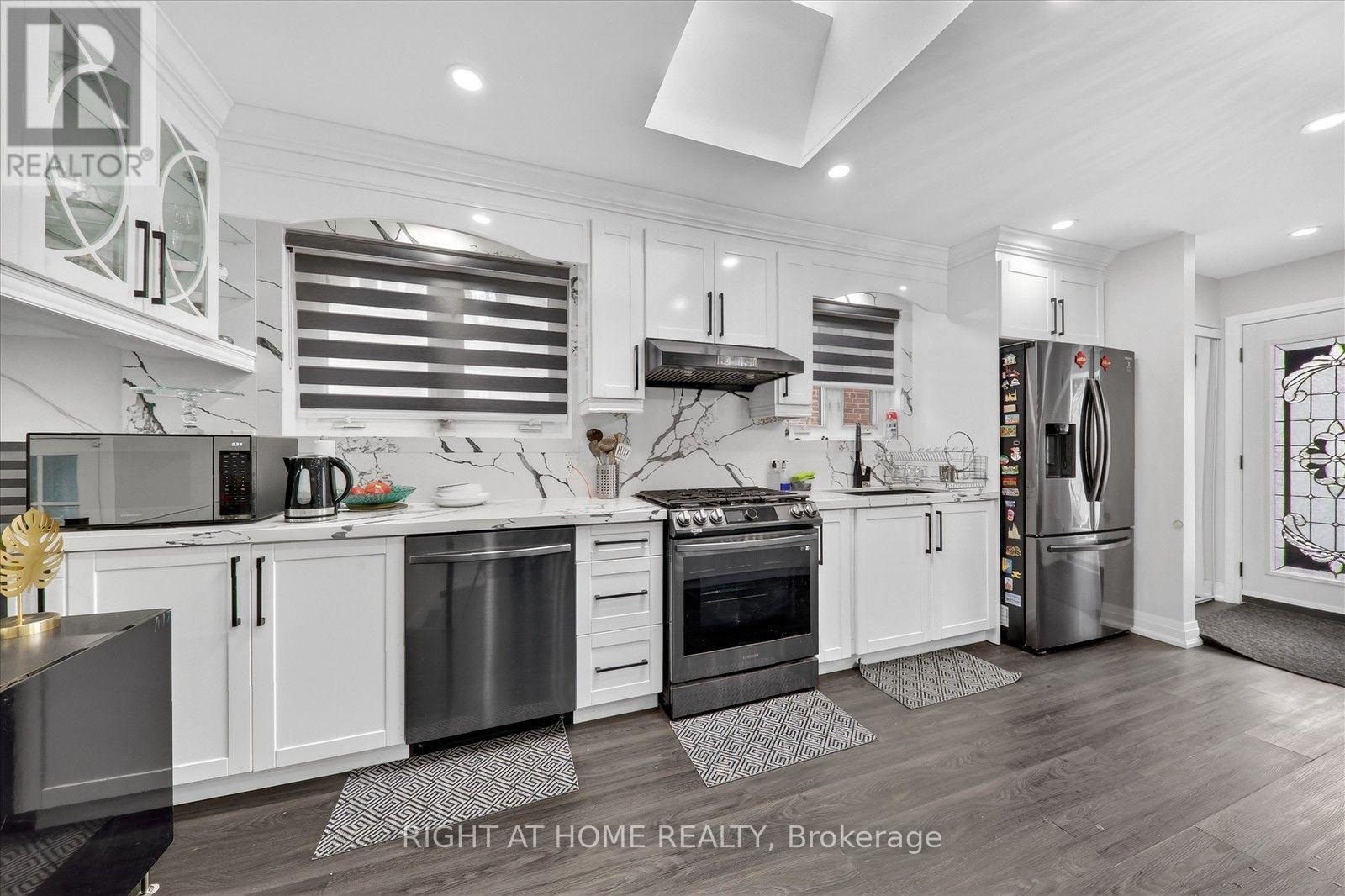 314 Morrish Road S, Toronto, ON - Indoor Photo Showing Kitchen With Stainless Steel Kitchen With Upgraded Kitchen