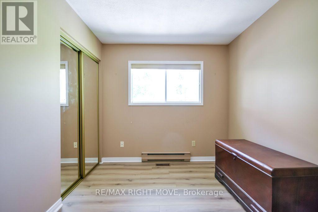 3263 Shoreview Drive, Severn, ON - Indoor Photo Showing Other Room