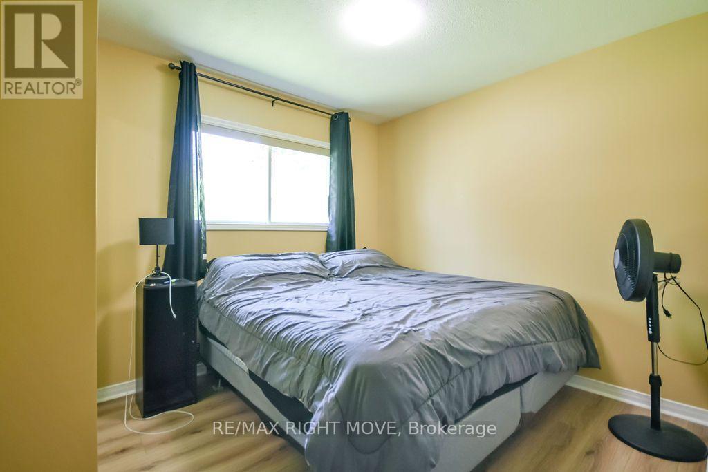 3263 Shoreview Drive, Severn, ON - Indoor Photo Showing Bedroom