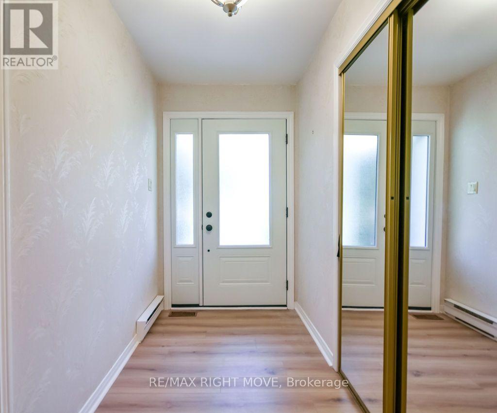 3263 Shoreview Drive, Severn, ON - Indoor Photo Showing Other Room