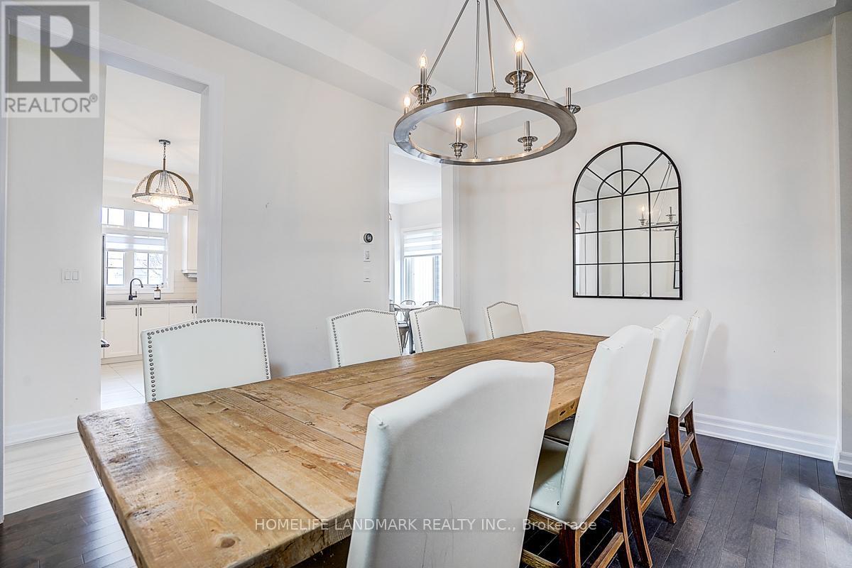 56 Botelho Circle, Aurora, ON - Indoor Photo Showing Dining Room