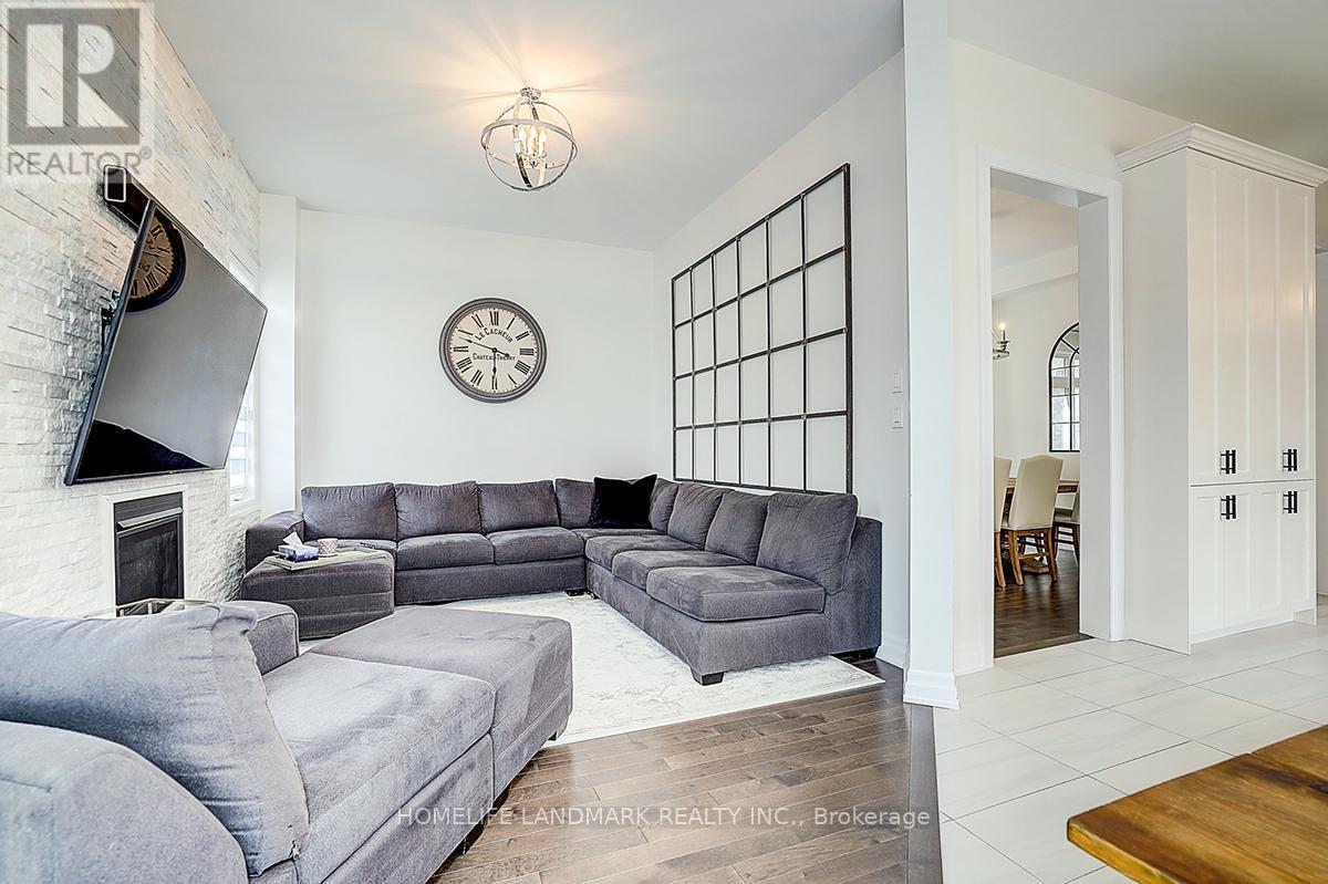 56 Botelho Circle, Aurora, ON - Indoor Photo Showing Living Room With Fireplace