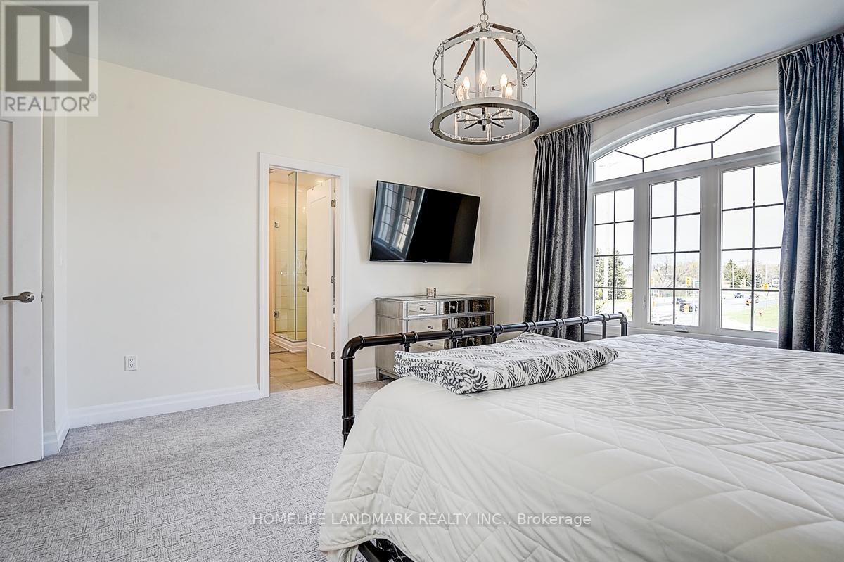 56 Botelho Circle, Aurora, ON - Indoor Photo Showing Bedroom