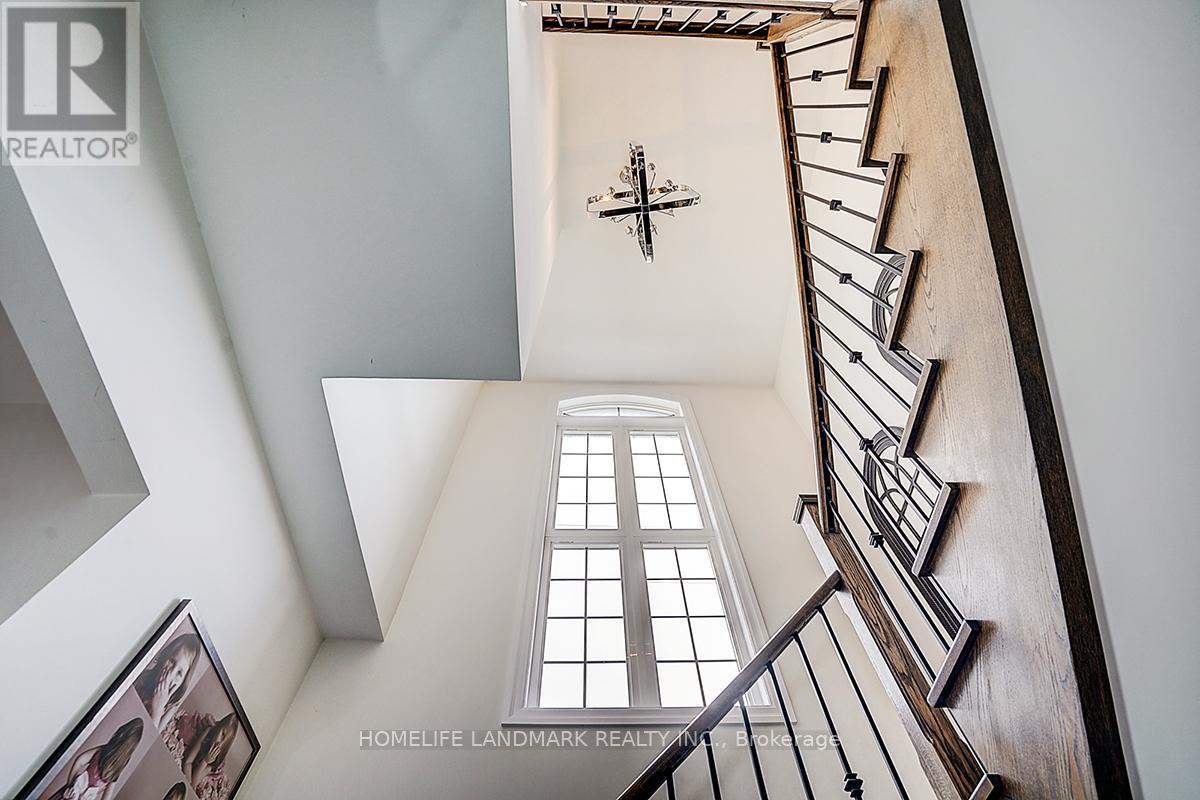 56 Botelho Circle, Aurora, ON - Indoor Photo Showing Other Room