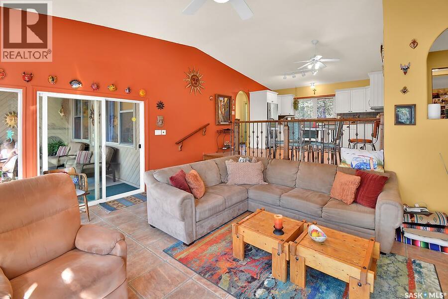 3316 Point Drive, Wakaw Lake, SK - Indoor Photo Showing Living Room