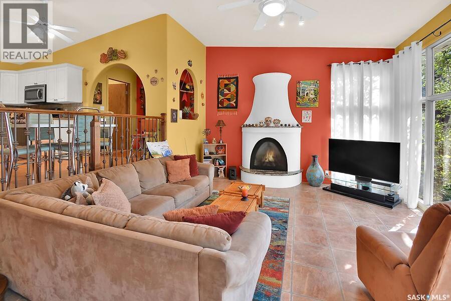 3316 Point Drive, Wakaw Lake, SK - Indoor Photo Showing Living Room