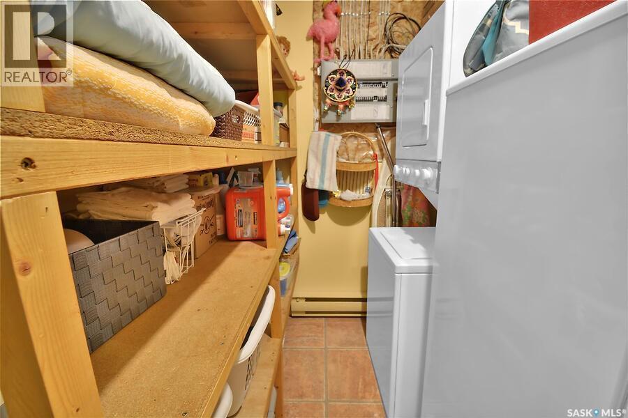 3316 Point Drive, Wakaw Lake, SK - Indoor Photo Showing Laundry Room