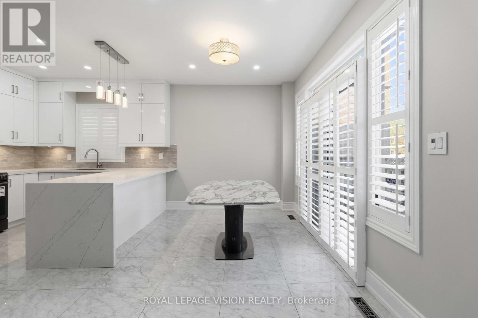 3859 Mcdowell Drive, Mississauga, ON - Indoor