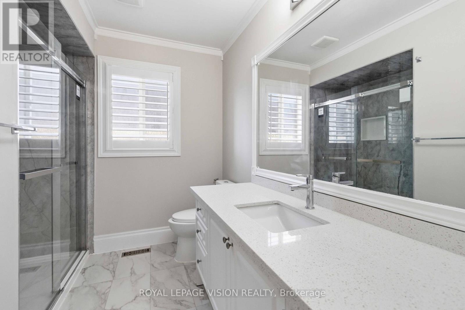 3859 Mcdowell Drive, Mississauga, ON - Indoor Photo Showing Bathroom