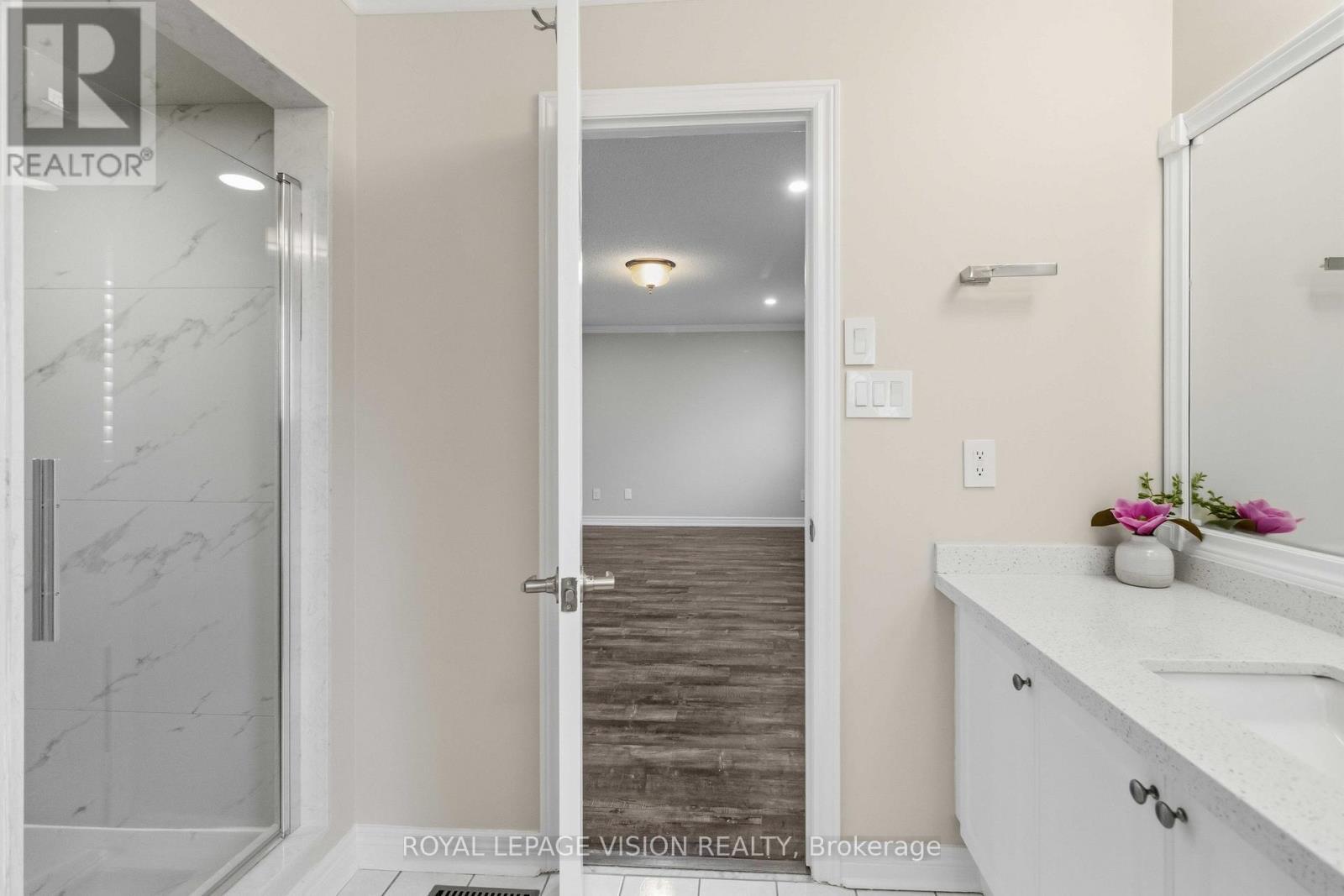 3859 Mcdowell Drive, Mississauga, ON - Indoor Photo Showing Bathroom
