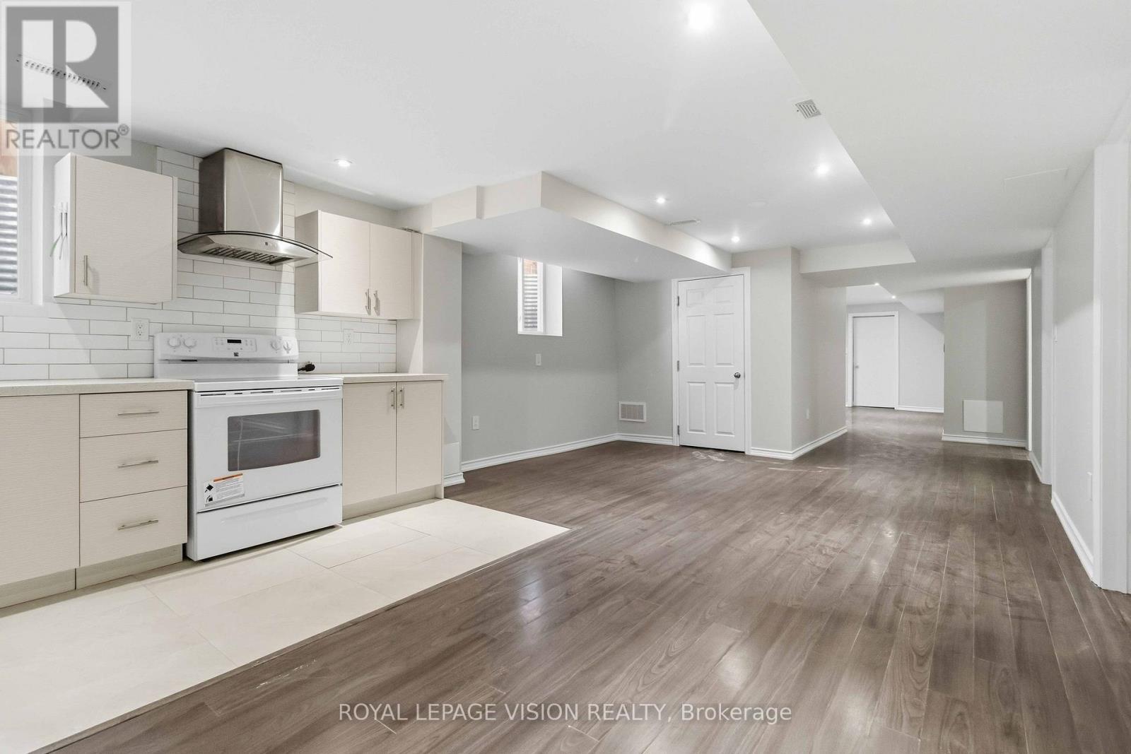 3859 Mcdowell Drive, Mississauga, ON - Indoor Photo Showing Kitchen