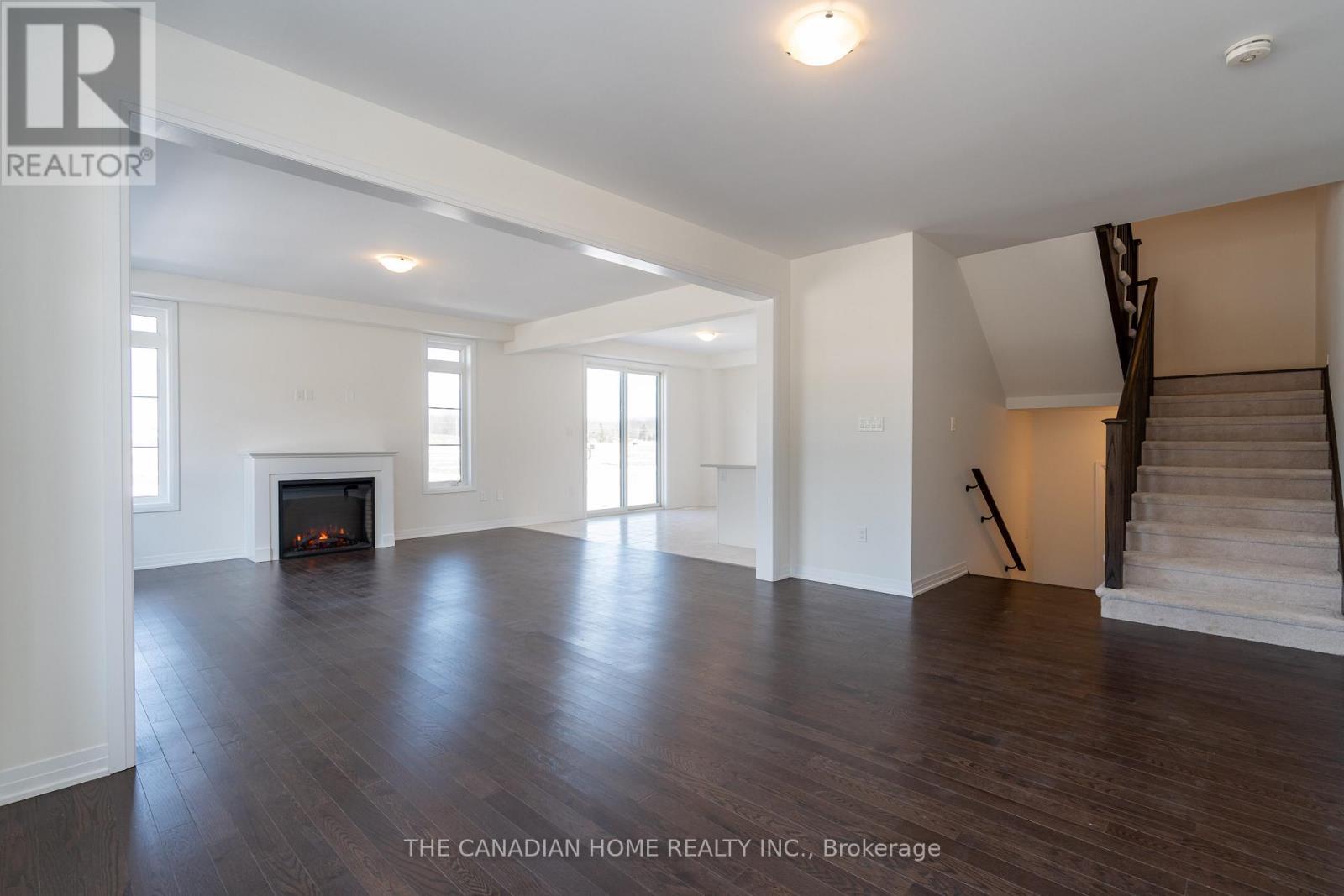 3 Blain Drive, Hamilton, ON - Indoor Photo Showing Living Room With Fireplace