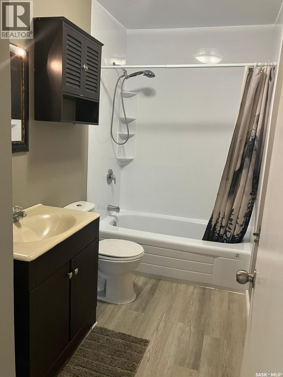 110 4Th Street N, Nipawin, SK - Indoor Photo Showing Bathroom