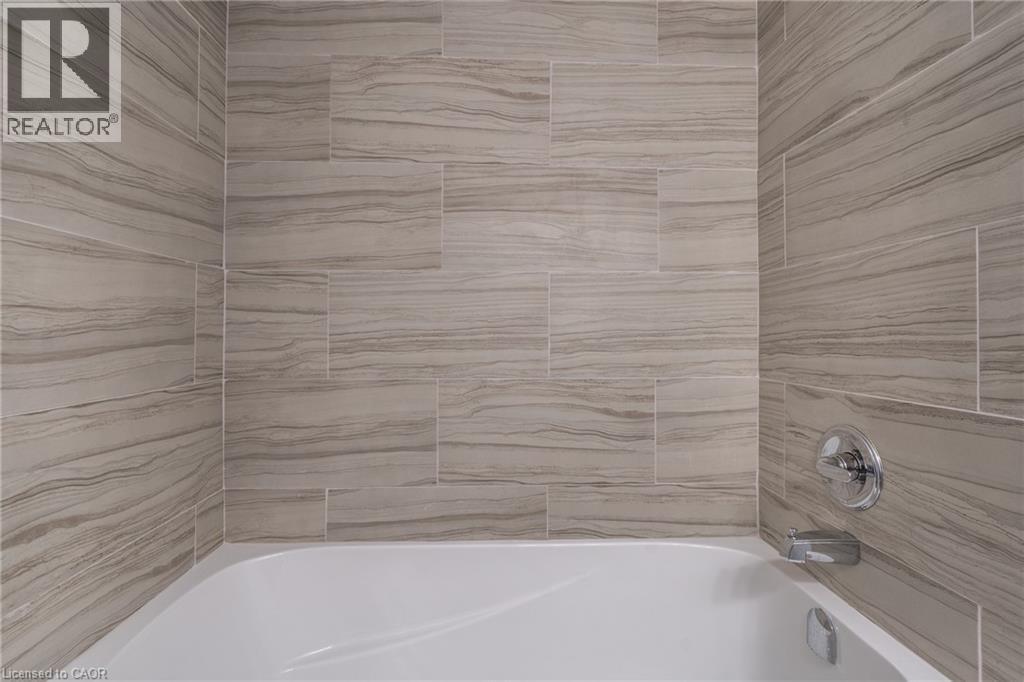 524 King Street E Unit# 3, Hamilton, ON - Indoor Photo Showing Bathroom