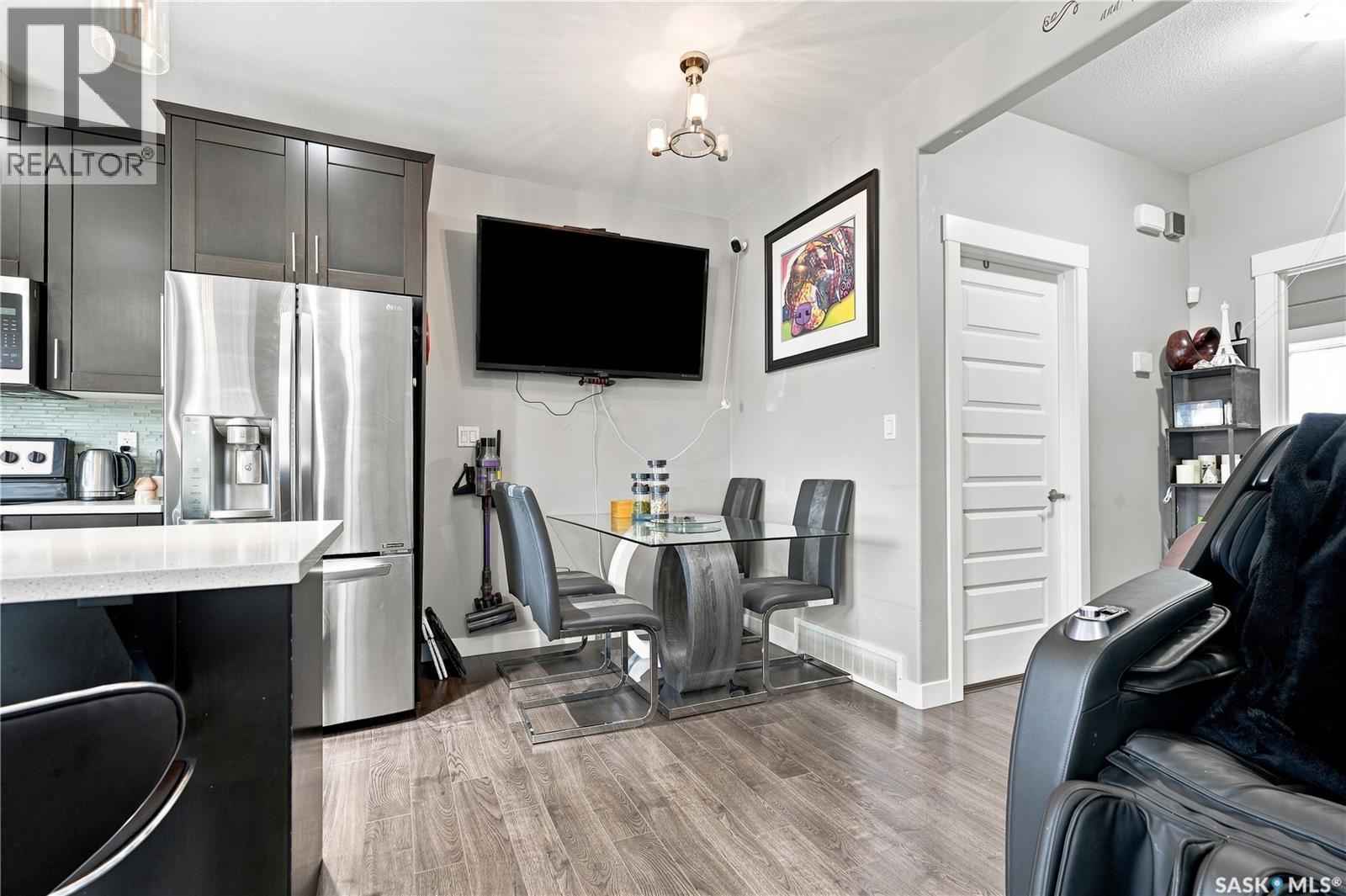 516 Kloppenburg Crescent, Saskatoon, SK - Indoor Photo Showing Kitchen