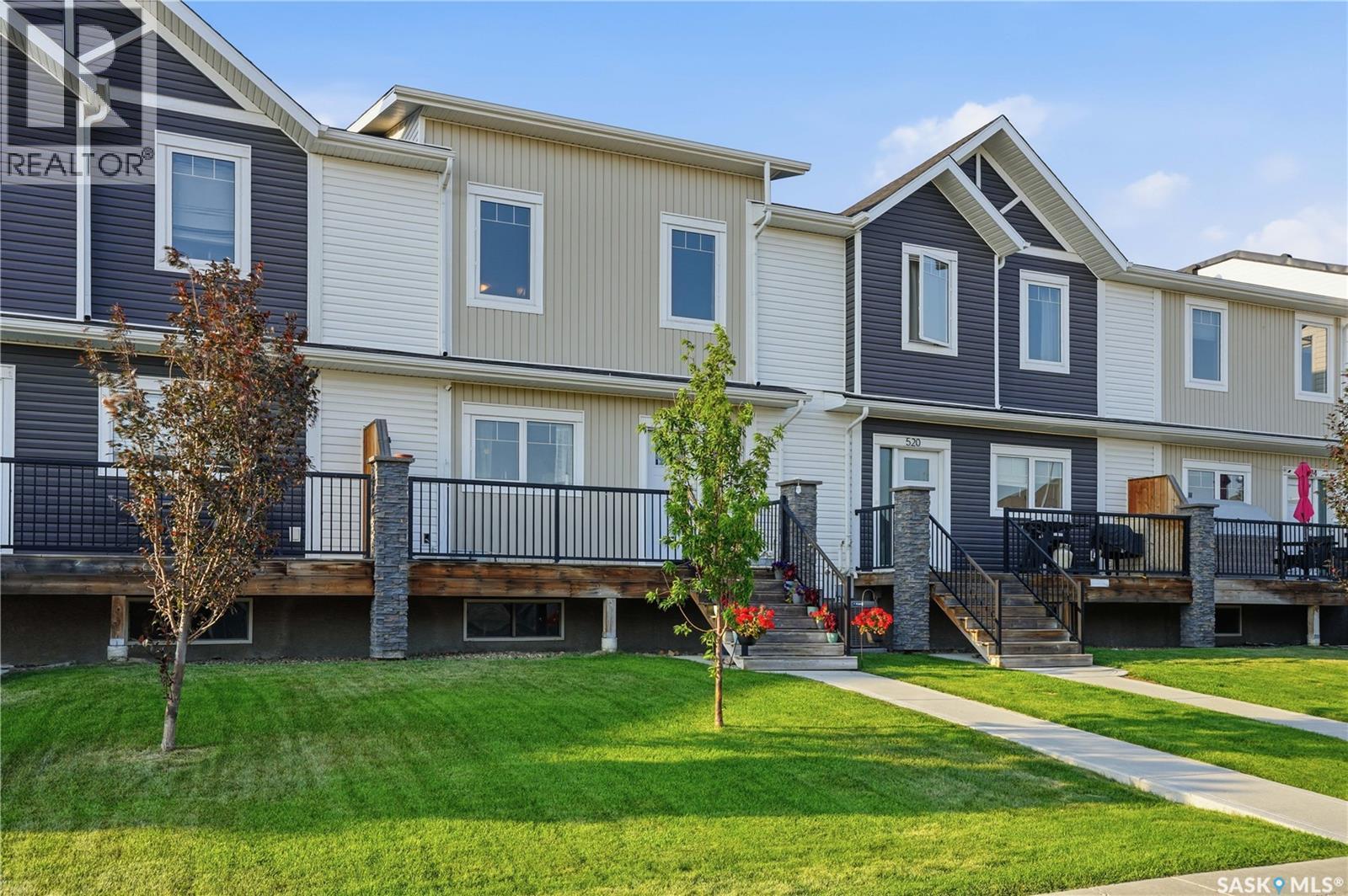 516 Kloppenburg Crescent, Saskatoon, SK - Outdoor With Deck Patio Veranda With Facade
