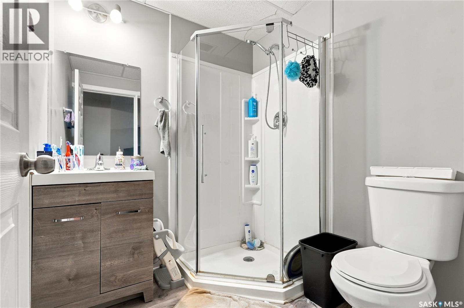 516 Kloppenburg Crescent, Saskatoon, SK - Indoor Photo Showing Bathroom
