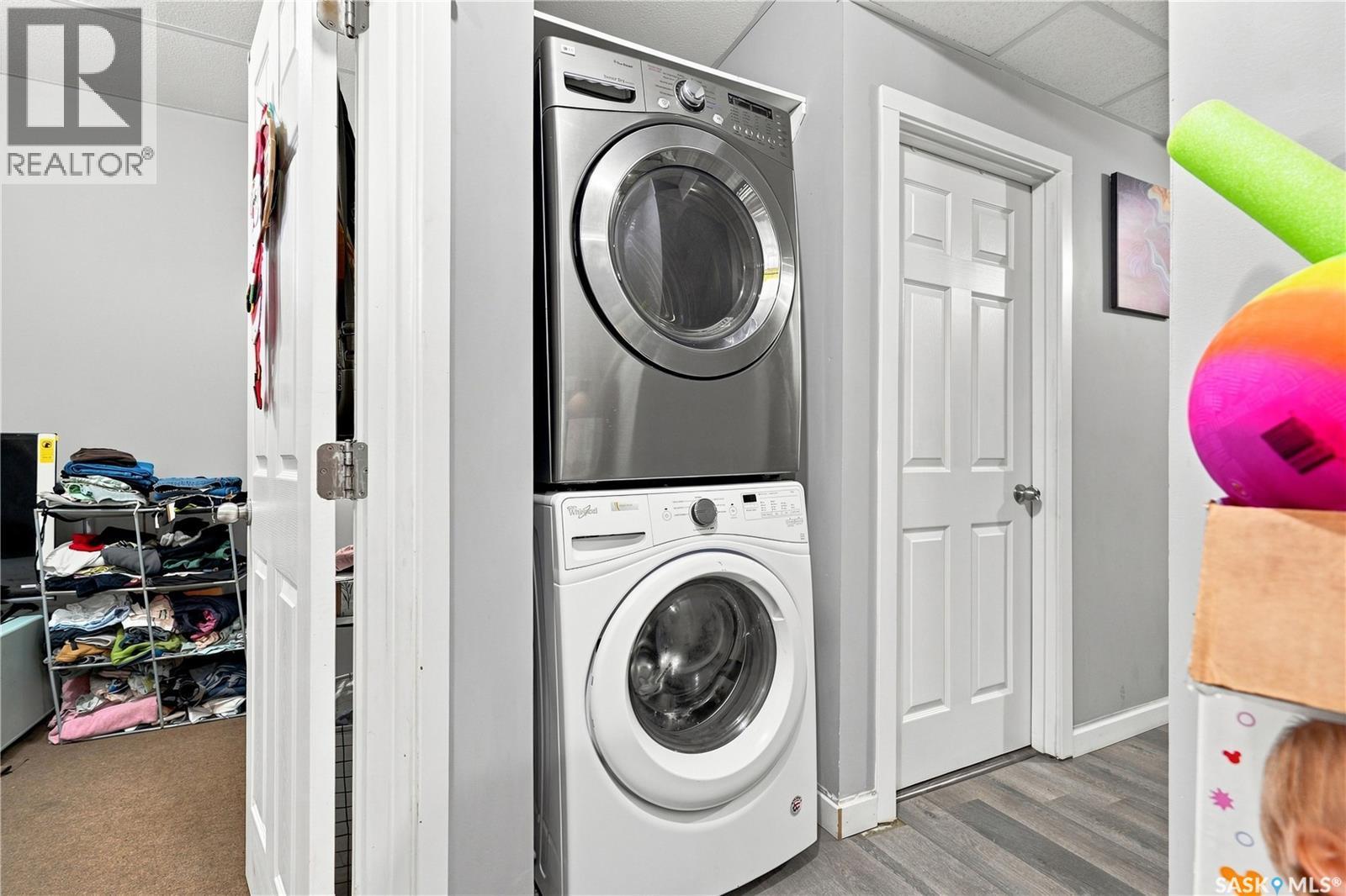 516 Kloppenburg Crescent, Saskatoon, SK - Indoor Photo Showing Laundry Room