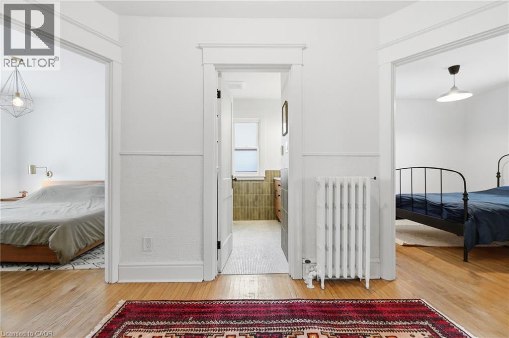 37 Connaught Avenue S, Hamilton, ON - Indoor Photo Showing Bedroom