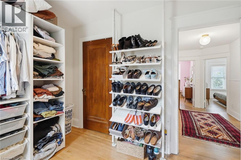 37 Connaught Avenue S, Hamilton, ON - Indoor