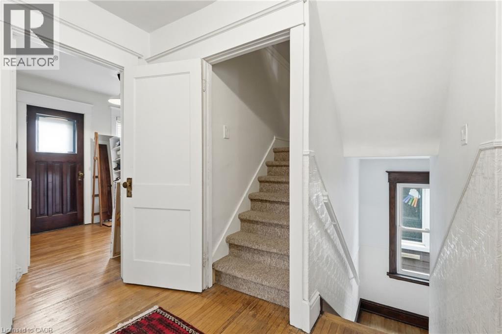 37 Connaught Avenue S, Hamilton, ON - Indoor Photo Showing Other Room