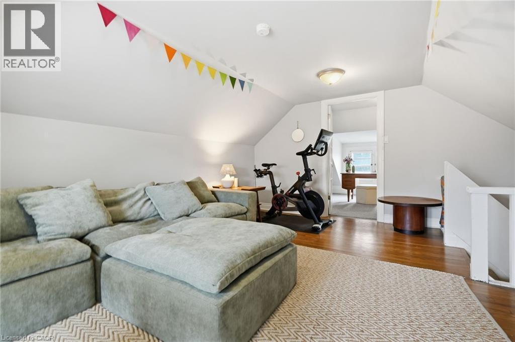 37 Connaught Avenue S, Hamilton, ON - Indoor
