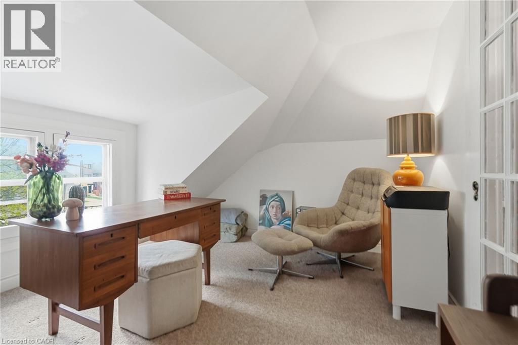 37 Connaught Avenue S, Hamilton, ON - Indoor