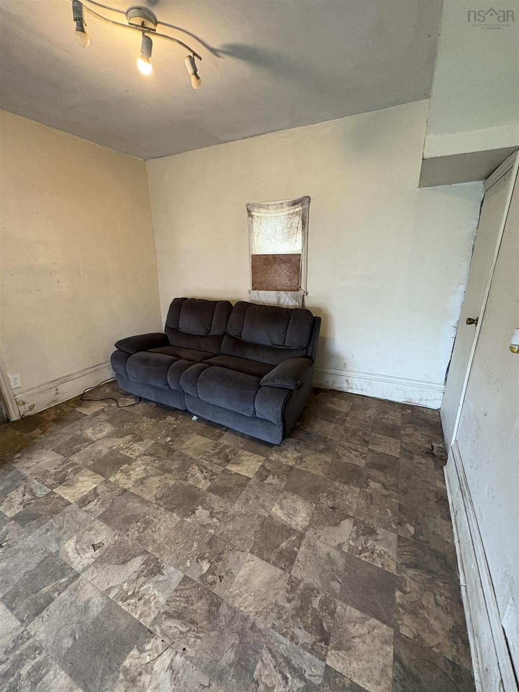 37 Rose Avenue, Trenton, NS - Indoor Photo Showing Living Room