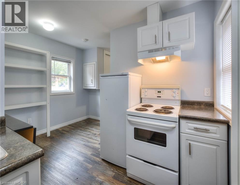 1346 King Street E, Cambridge, ON - Indoor Photo Showing Kitchen