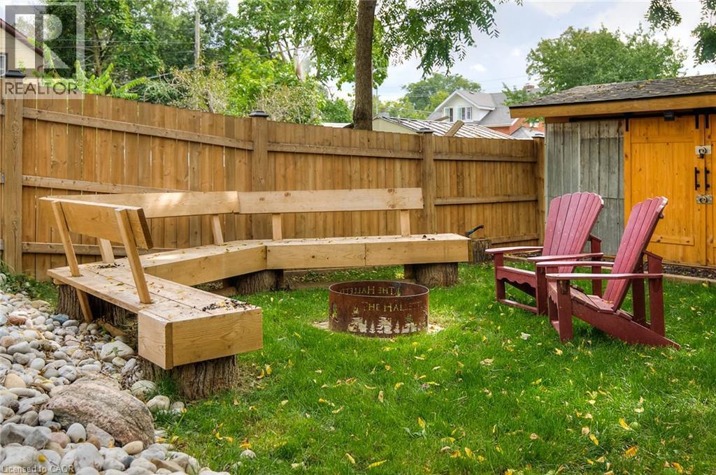 1346 King Street E, Cambridge, ON - Outdoor