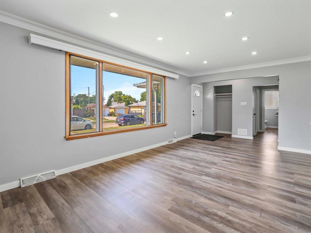 627 Dallenlea Avenue, Winnipeg, MB - Indoor