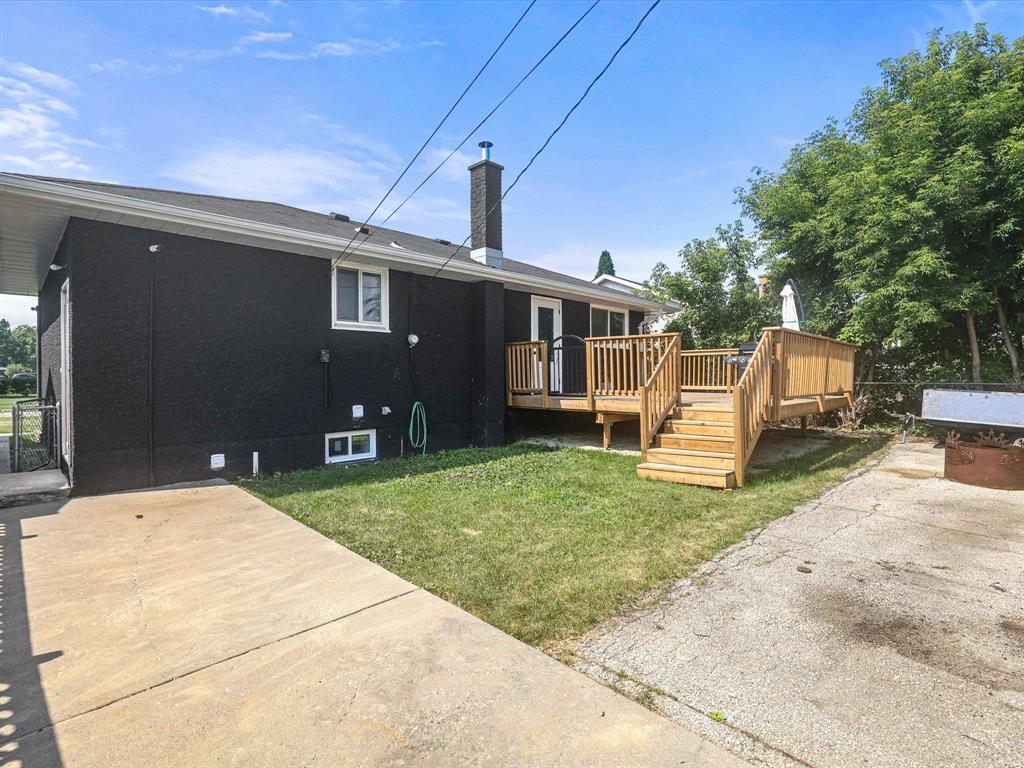 Backyard - 627 Dallenlea Avenue, Winnipeg, MB - Outdoor With Exterior