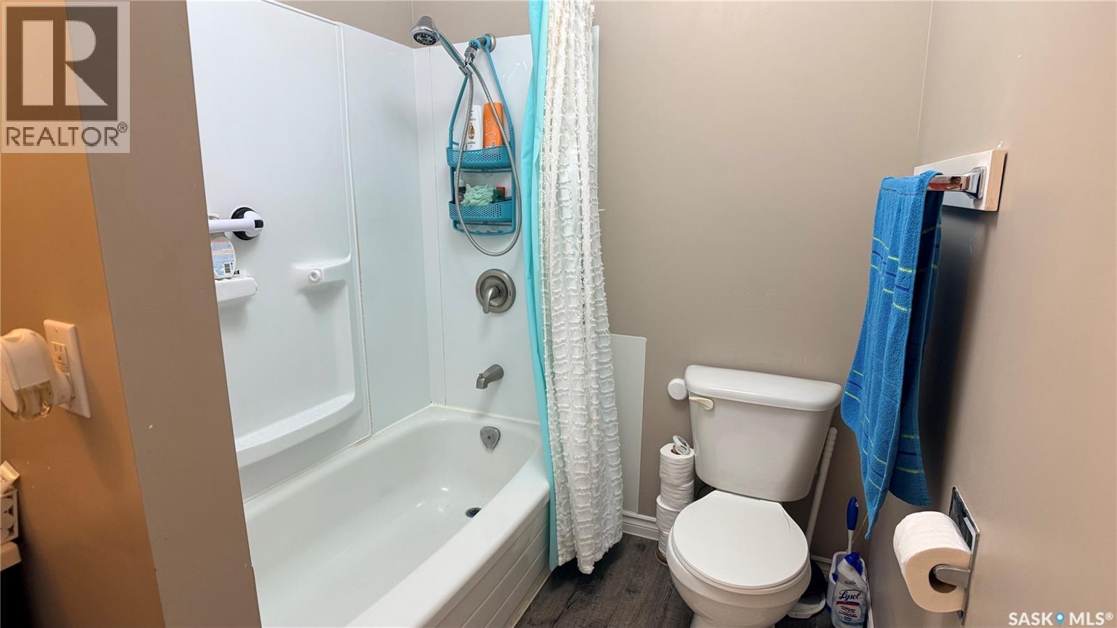 A 412 Heritage Drive, Estevan, SK - Indoor Photo Showing Bathroom