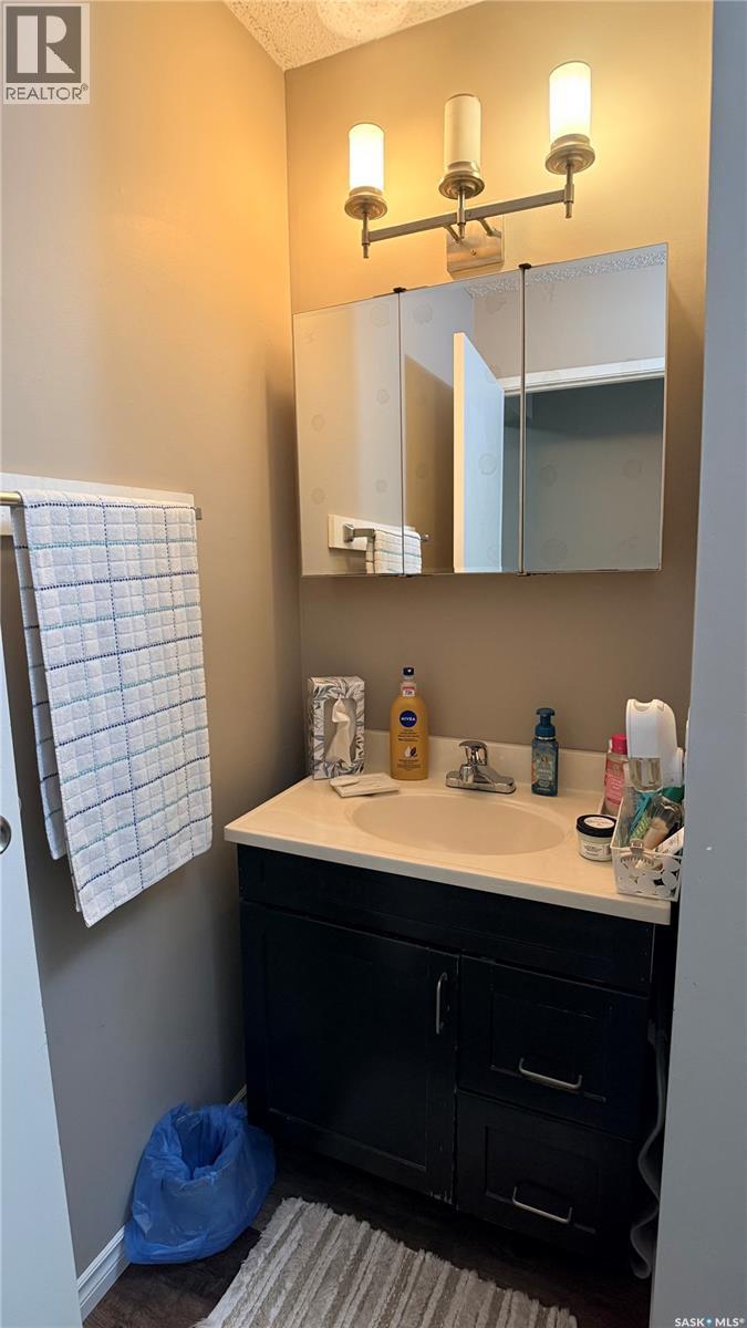 A 412 Heritage Drive, Estevan, SK - Indoor Photo Showing Bathroom