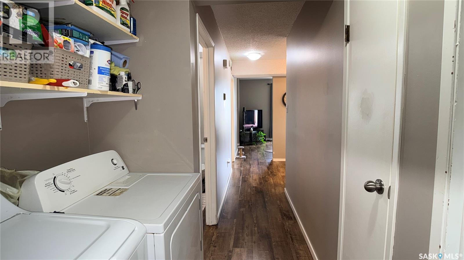 A 412 Heritage Drive, Estevan, SK - Indoor Photo Showing Laundry Room