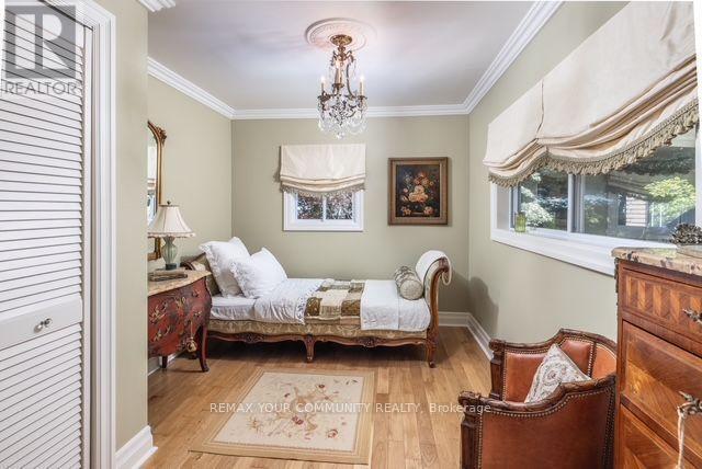 12 Wynnview Court, Toronto, ON - Indoor Photo Showing Bedroom