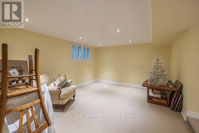 12 Wynnview Court, Toronto, ON - Indoor