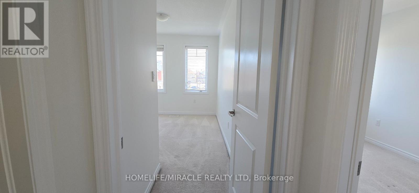 25 Phyllis Drive, Caledon, ON - Indoor Photo Showing Other Room