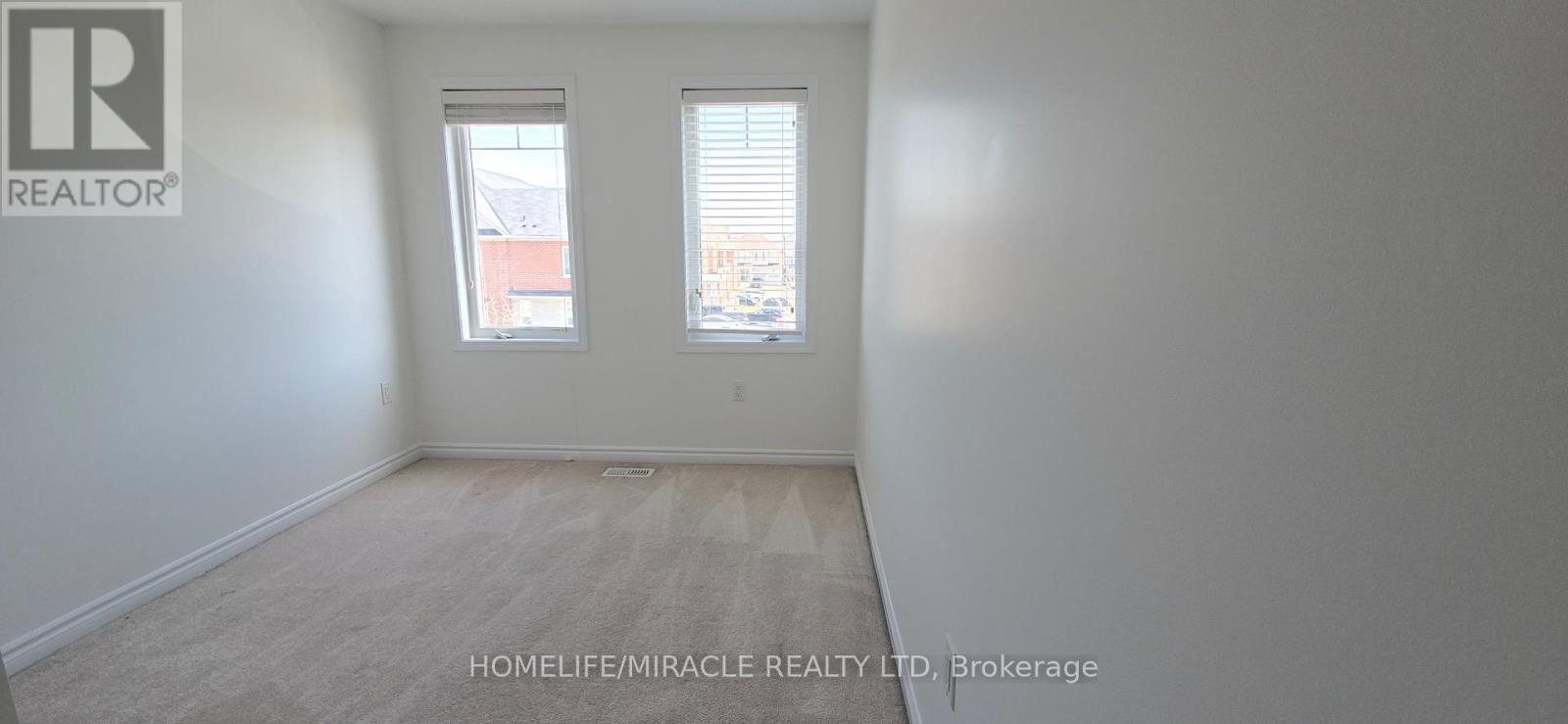 25 Phyllis Drive, Caledon, ON - Indoor Photo Showing Other Room