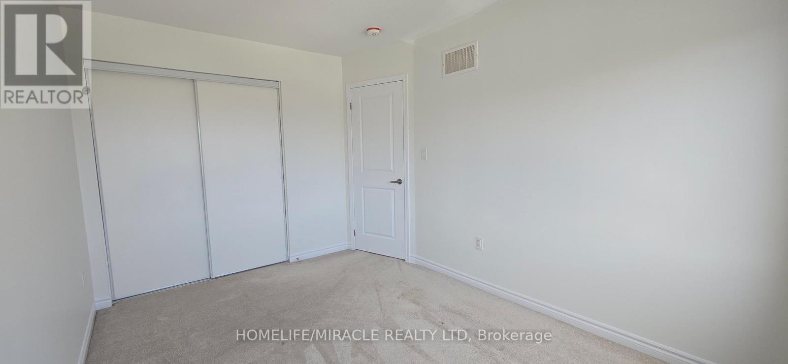 25 Phyllis Drive, Caledon, ON - Indoor Photo Showing Other Room