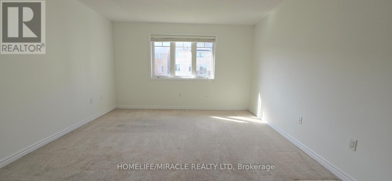25 Phyllis Drive, Caledon, ON - Indoor Photo Showing Other Room