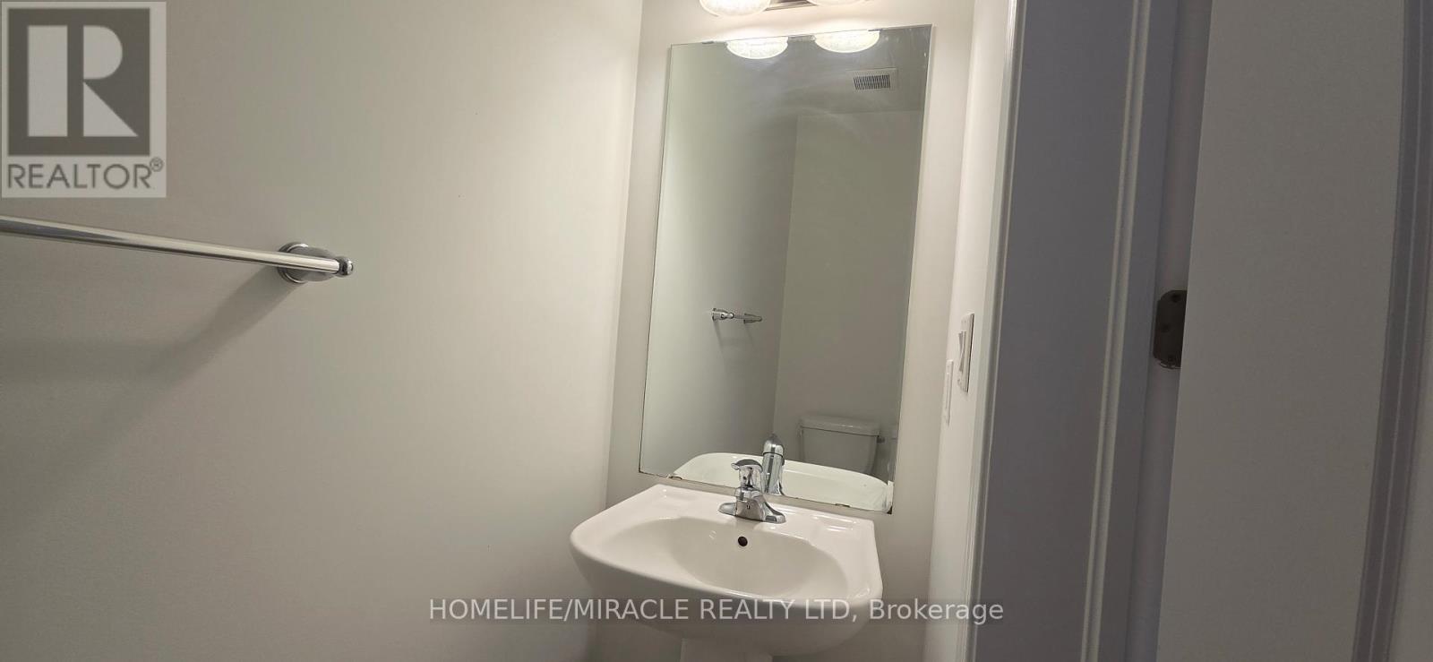 25 Phyllis Drive, Caledon, ON - Indoor Photo Showing Bathroom