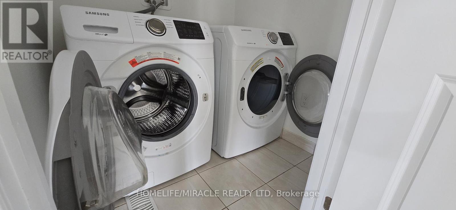 25 Phyllis Drive, Caledon, ON - Indoor Photo Showing Laundry Room