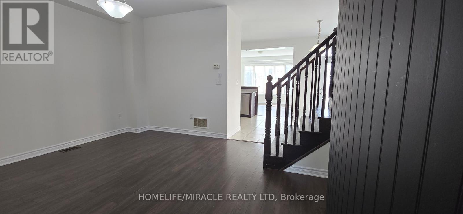 25 Phyllis Drive, Caledon, ON - Indoor Photo Showing Other Room
