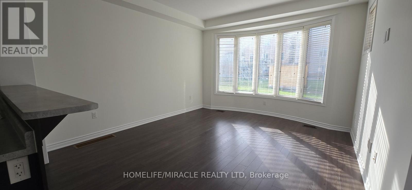 25 Phyllis Drive, Caledon, ON - Indoor Photo Showing Other Room