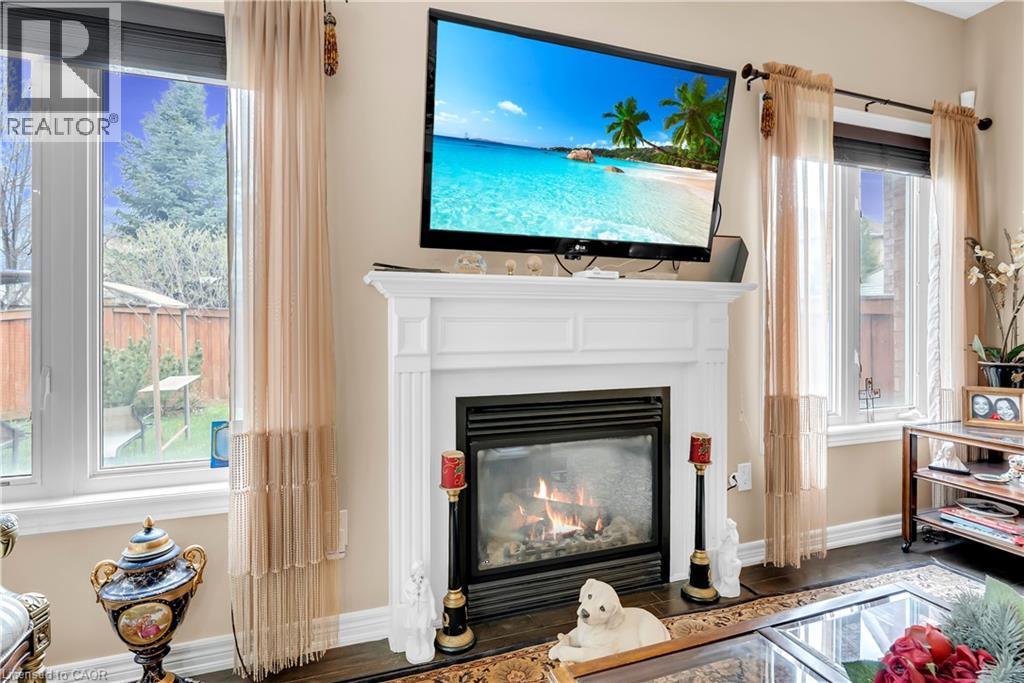 786 Fourth Line, Milton, ON - Indoor Photo Showing Living Room With Fireplace